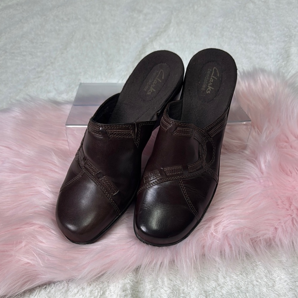 Clarks Brown Leather Mules Classic Slip-On Design